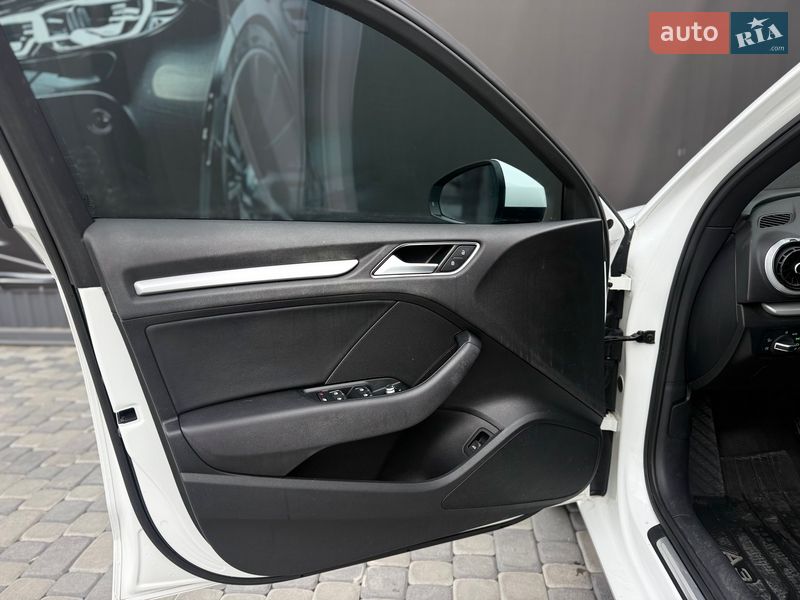 Седан Audi A3 2018 в Львове