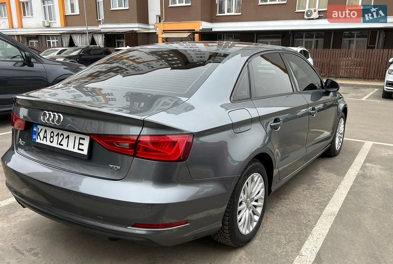 Седан Audi A3 2016 в Киеве