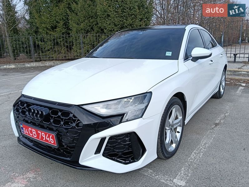 Седан Audi A3 2021 в Гатном