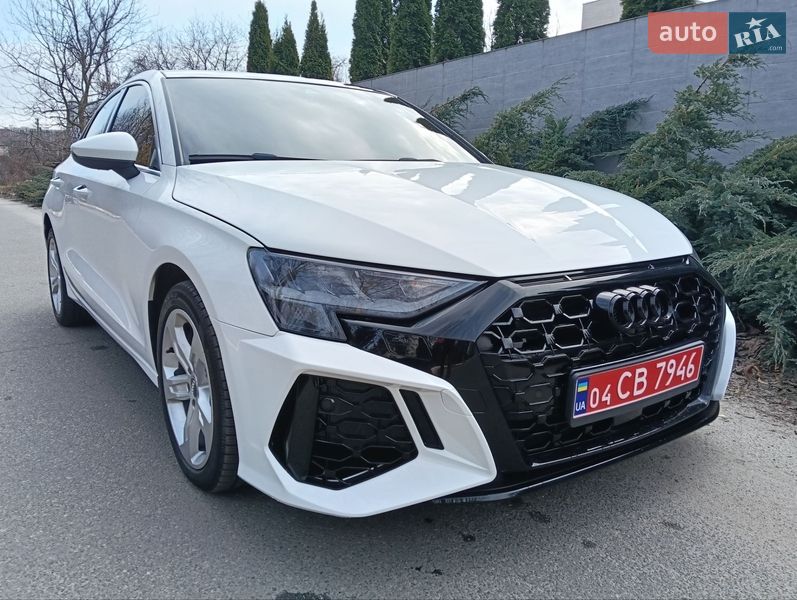 Седан Audi A3 2021 в Гатном