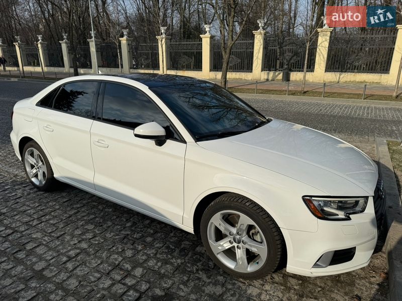 Седан Audi A3 2017 в Днепре