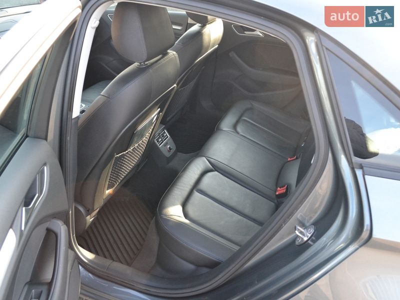 Седан Audi A3 2015 в Киеве