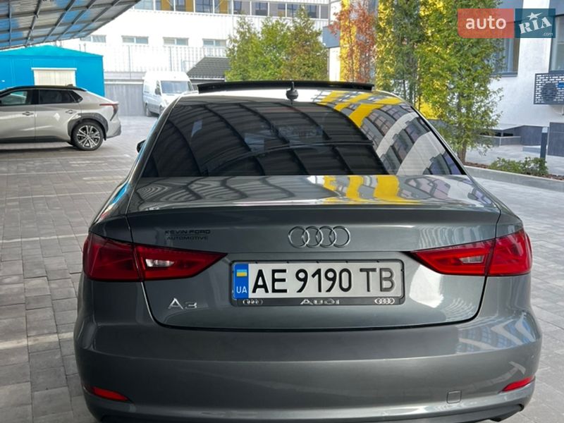 Седан Audi A3 2014 в Дніпрі