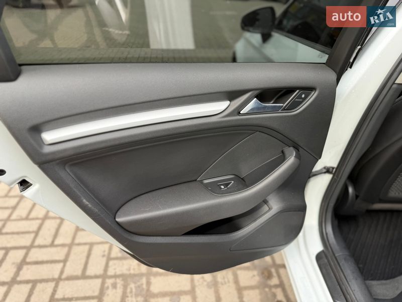 Седан Audi A3 2015 в Павлограде