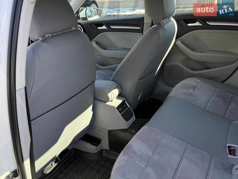 Седан Audi A3 2015 в Чернигове