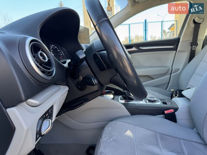 Седан Audi A3 2015 в Чернигове