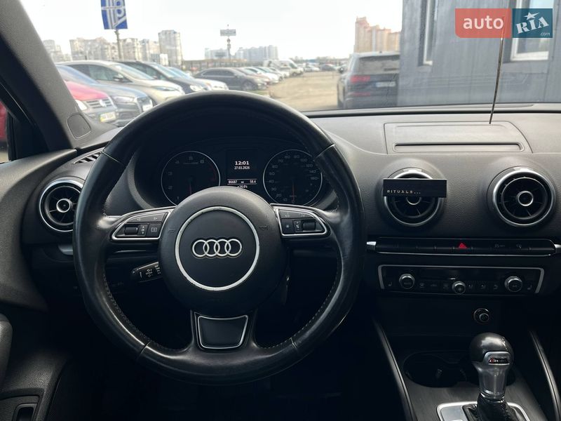 Седан Audi A3 2015 в Киеве