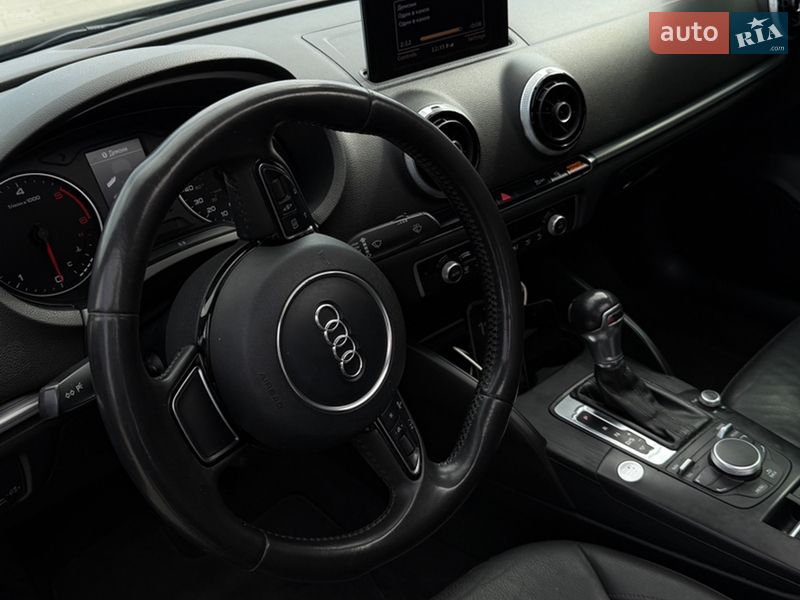 Седан Audi A3 2016 в Хусті