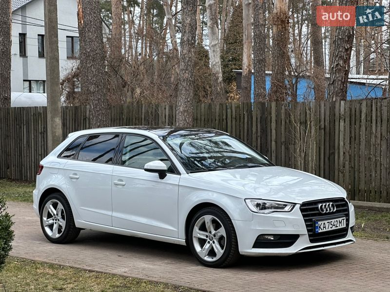 Хэтчбек Audi A3 2015 в Киеве