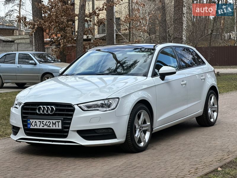 Хэтчбек Audi A3 2015 в Киеве