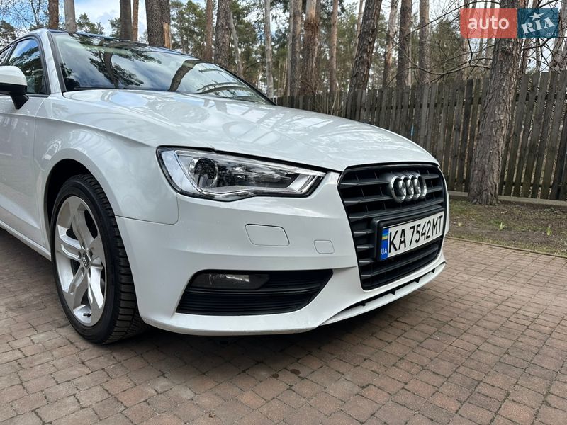 Хэтчбек Audi A3 2015 в Киеве