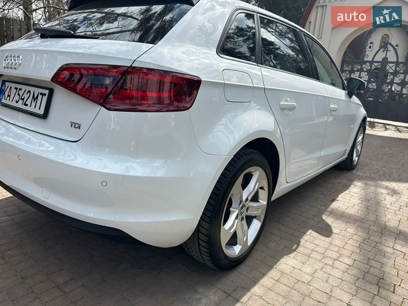 Хэтчбек Audi A3 2015 в Киеве