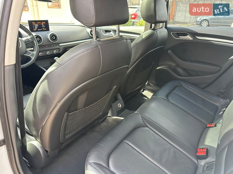 Хэтчбек Audi A3 2015 в Киеве