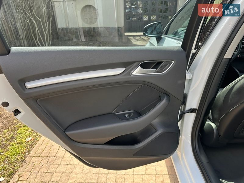 Хэтчбек Audi A3 2015 в Киеве