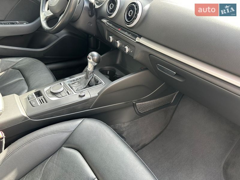 Хэтчбек Audi A3 2015 в Киеве