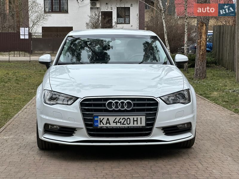 Седан Audi A3 2013 в Киеве