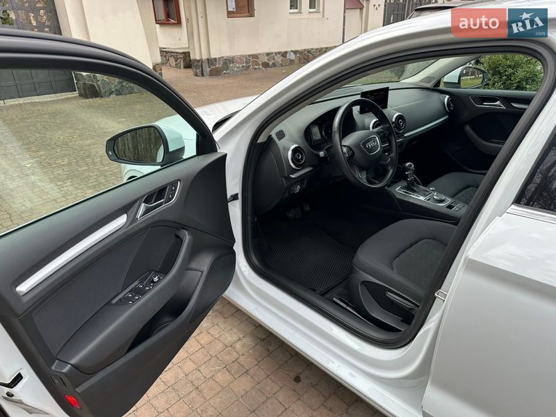 Седан Audi A3 2013 в Киеве