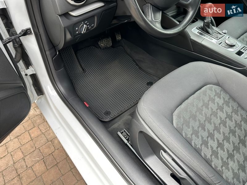 Седан Audi A3 2013 в Киеве