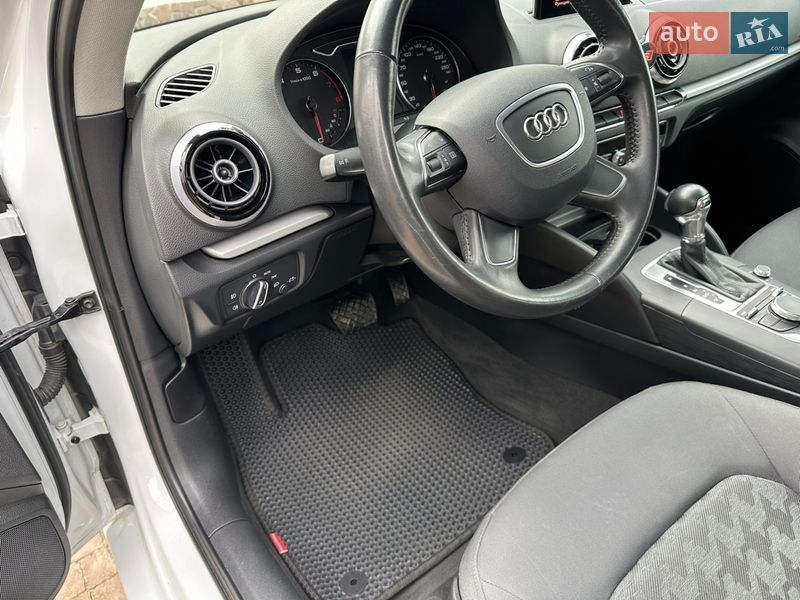 Седан Audi A3 2013 в Киеве