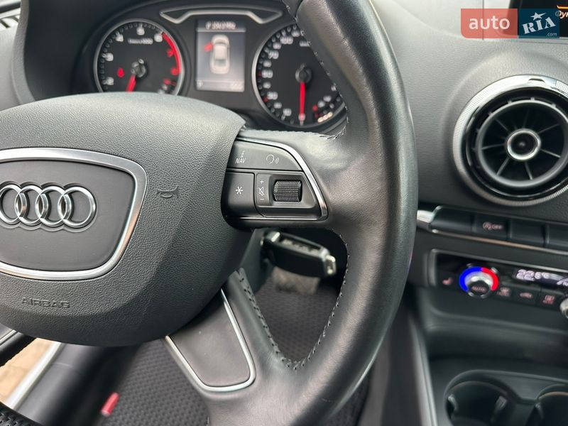 Седан Audi A3 2013 в Киеве