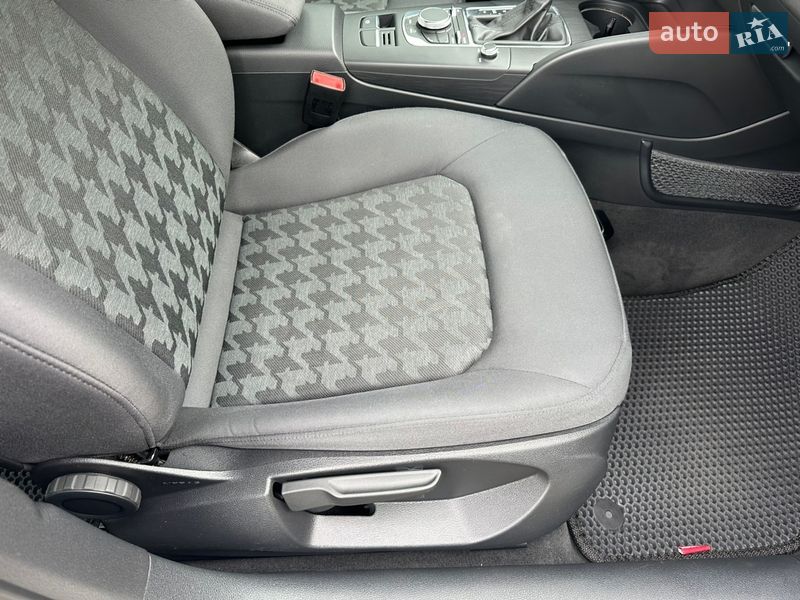 Седан Audi A3 2013 в Киеве