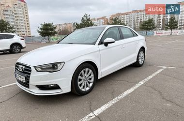 Седан Audi A3 2015 в Николаеве