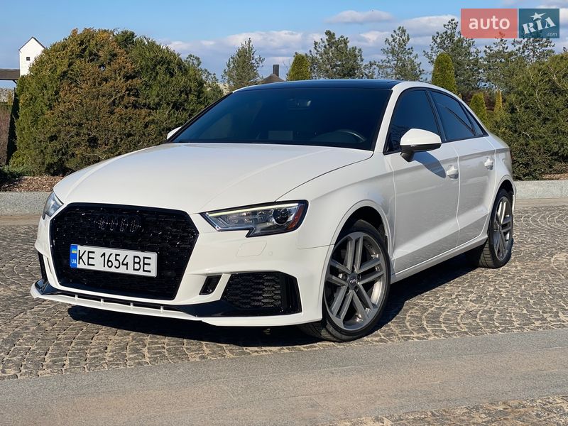 Седан Audi A3 2017 в Дніпрі
