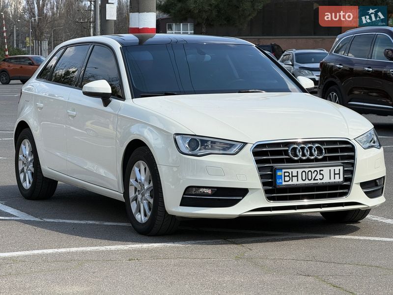 Хэтчбек Audi A3 2014 в Одессе
