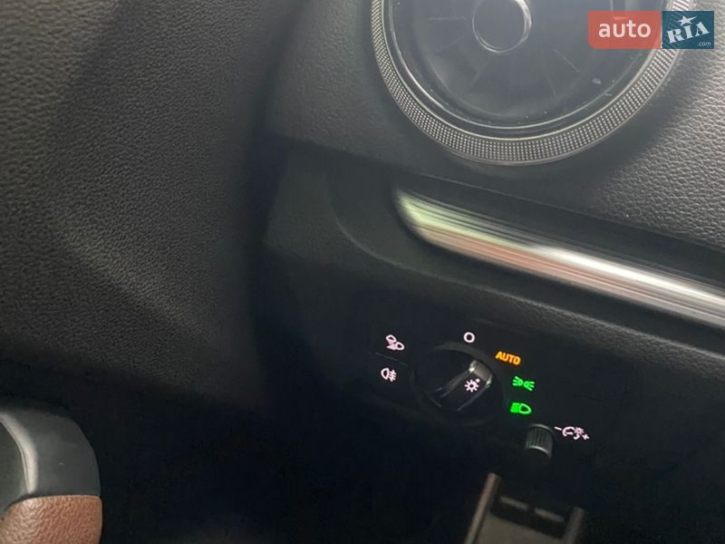 Седан Audi A3 2017 в Киеве