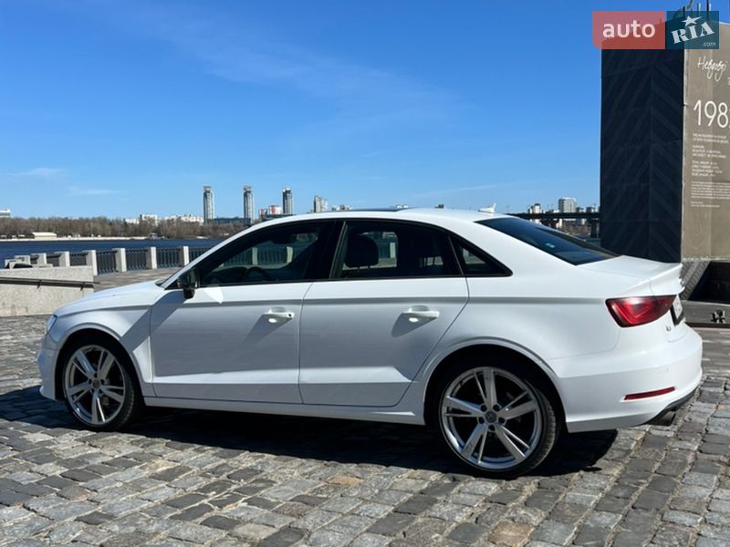 Седан Audi A3 2015 в Киеве
