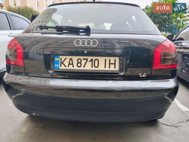Хэтчбек Audi A3 2000 в Вишневом
