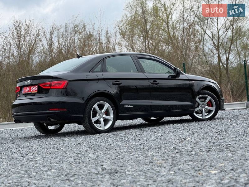 Седан Audi A3 2016 в Дрогобичі