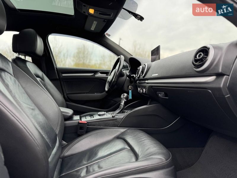Седан Audi A3 2016 в Дрогобичі