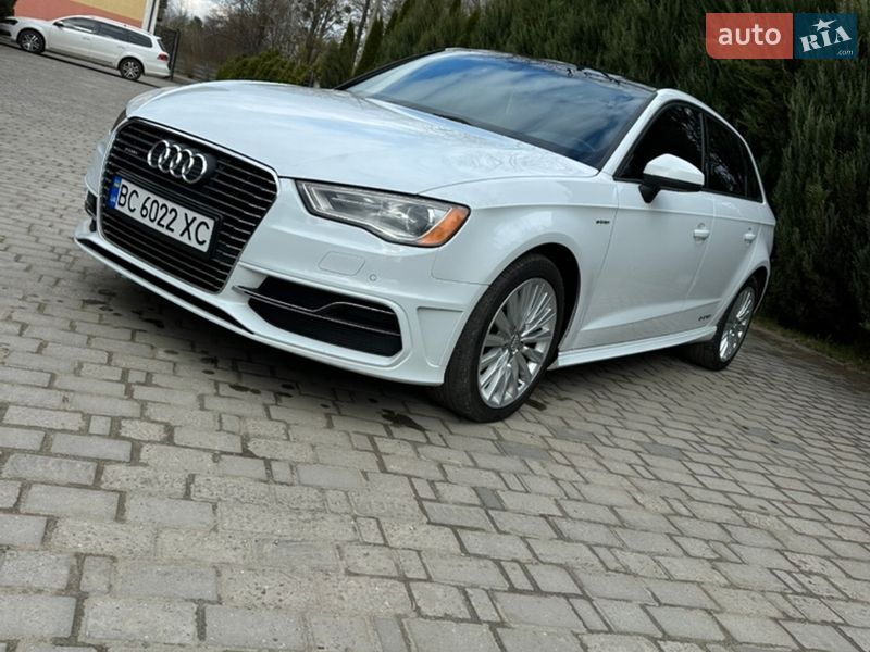 Хэтчбек Audi A3 2015 в Самборе