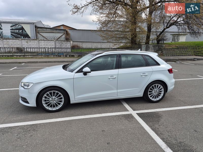 Хэтчбек Audi A3 2016 в Киеве