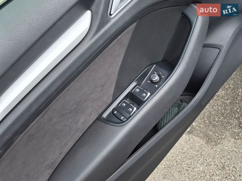 Хэтчбек Audi A3 2016 в Киеве
