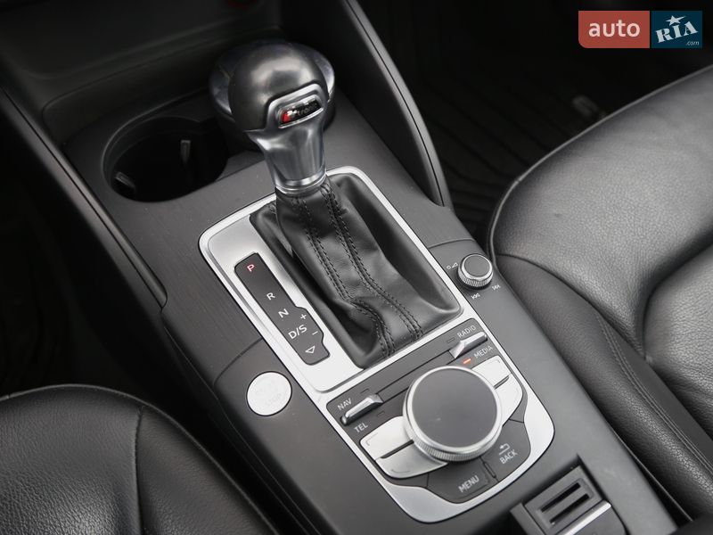 Седан Audi A3 2015 в Киеве