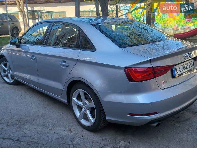 Седан Audi A3 2015 в Киеве