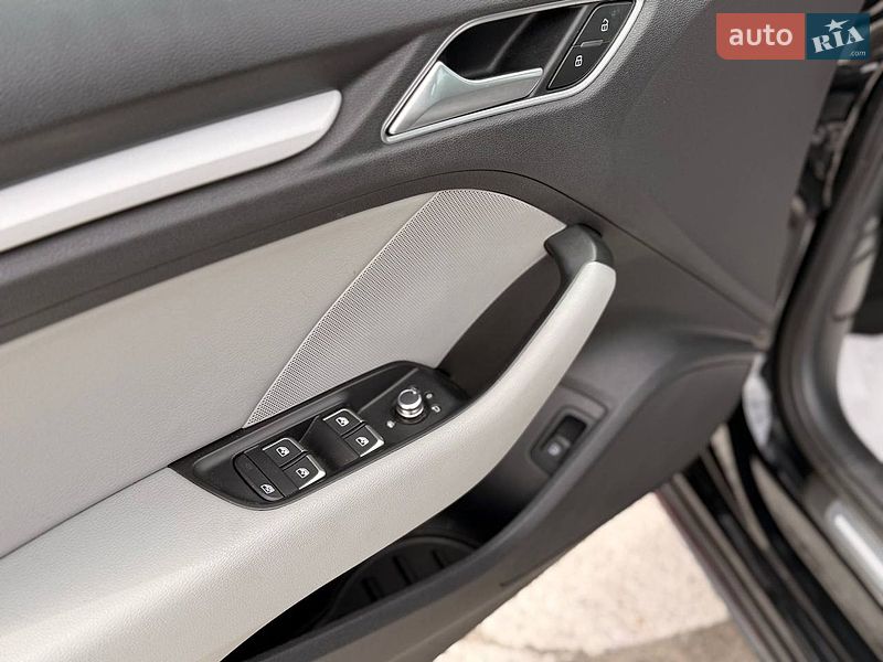 Хэтчбек Audi A3 2017 в Одессе