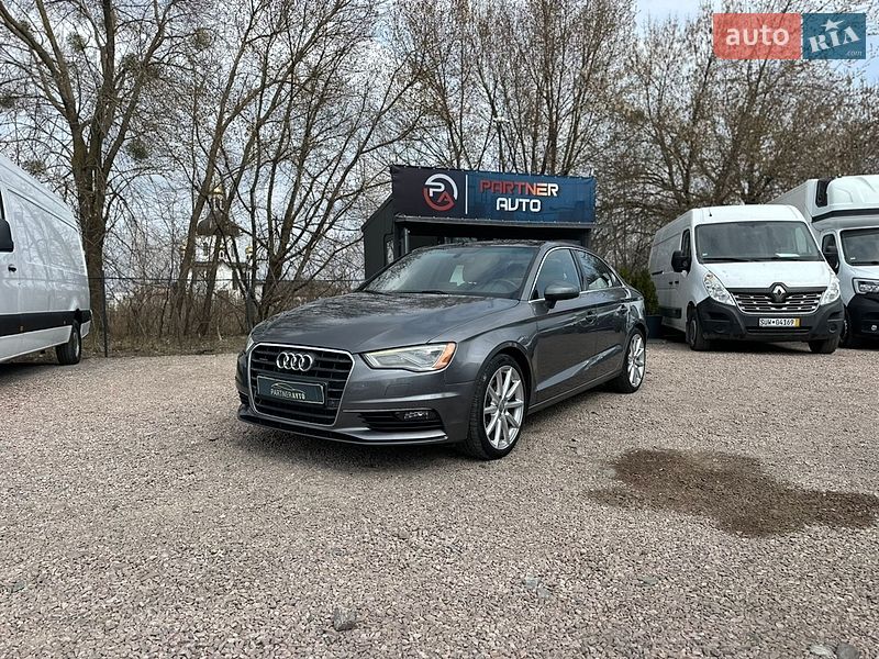 Седан Audi A3 2015 в Ровно
