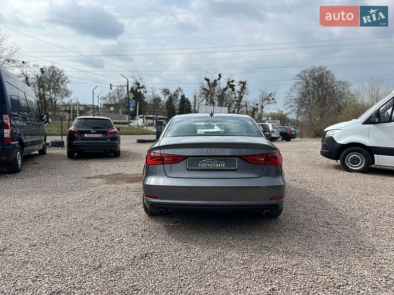 Седан Audi A3 2015 в Ровно