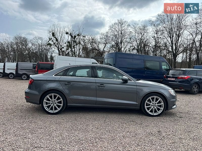 Седан Audi A3 2015 в Ровно