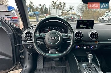 Седан Audi A3 2015 в Ровно
