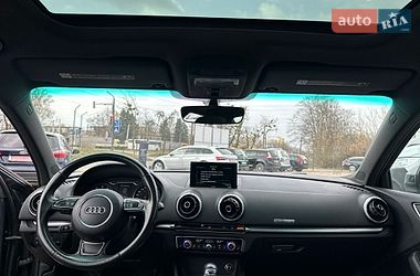 Седан Audi A3 2015 в Ровно