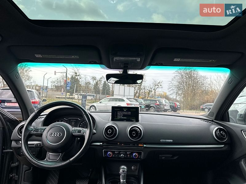 Седан Audi A3 2015 в Ровно
