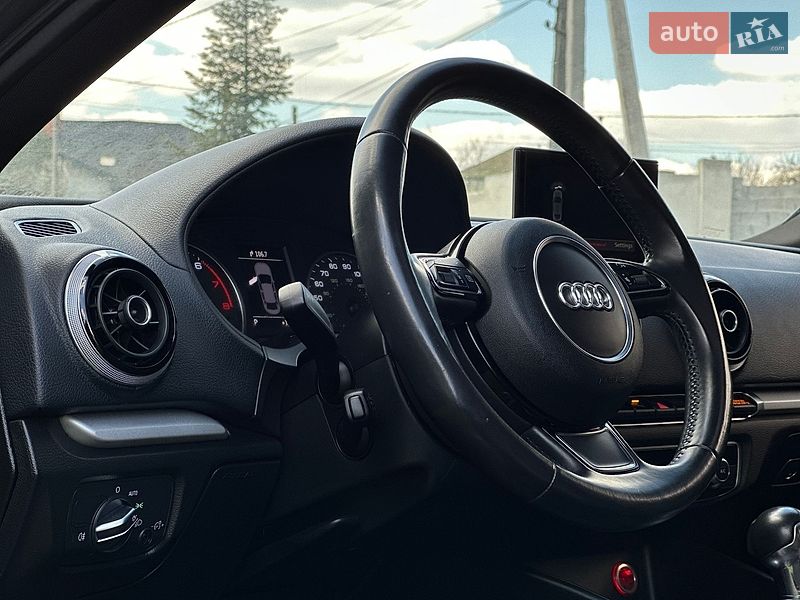 Седан Audi A3 2016 в Львові
