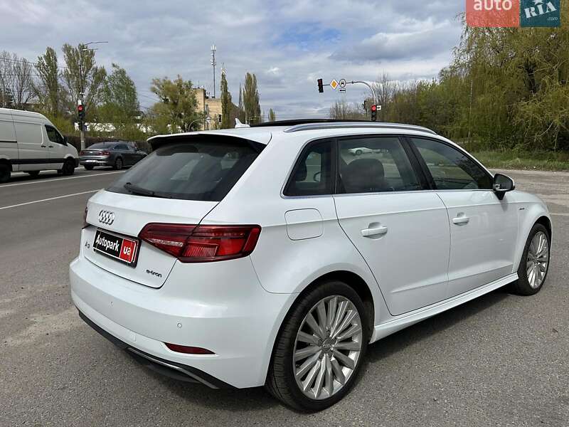 Хэтчбек Audi A3 2016 в Киеве