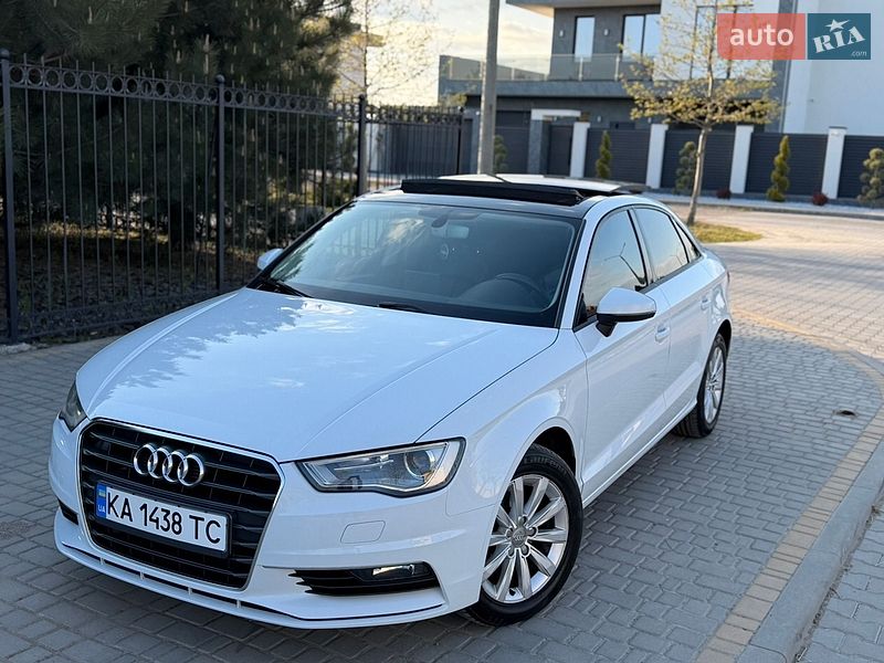 Седан Audi A3 2015 в Одессе