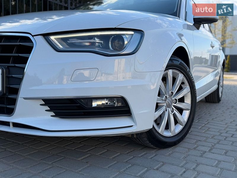 Седан Audi A3 2015 в Одессе