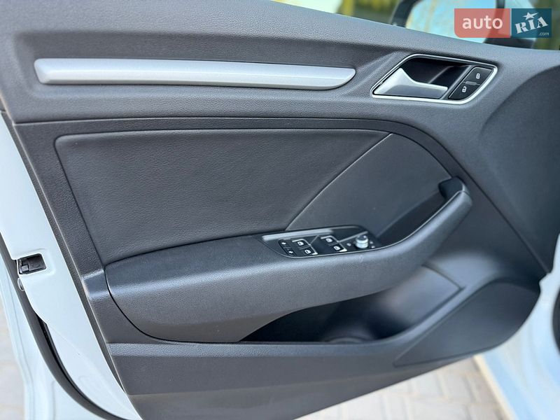 Седан Audi A3 2015 в Одессе